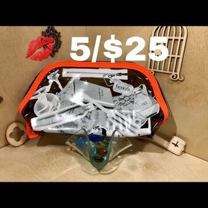 💋 Unique Benefit Makeup Bag